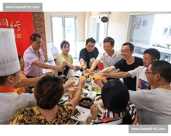 父爱如山!亚马尔父亲 39 岁生日晒合影:10 号传承,儿子未来可期