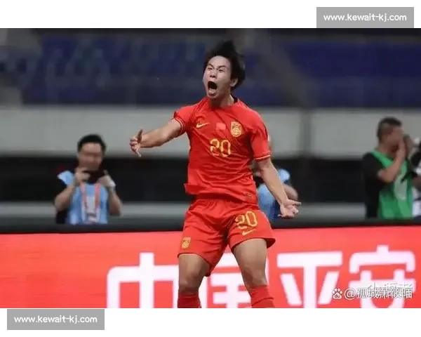 国足对阵卡塔尔全场视频解析关键瞬间与战术得失复盘表现与未来走向