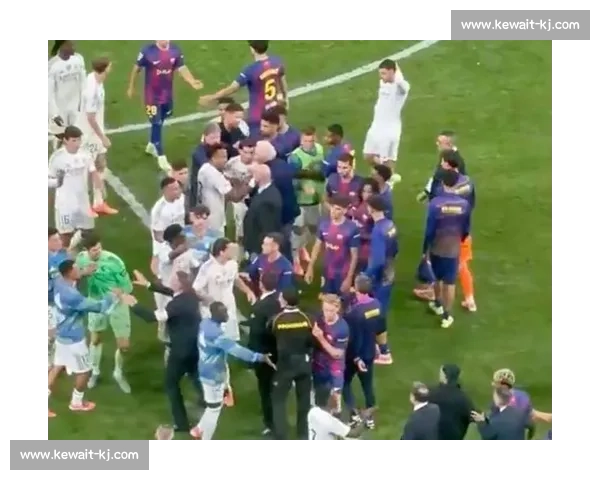 元老赛聚焦巴萨vs皇马传奇对决再现世纪恩怨与荣耀球场记忆沸腾 元老赛聚焦巴萨vs皇马传奇对决再现世纪恩怨与荣耀球场记忆沸腾